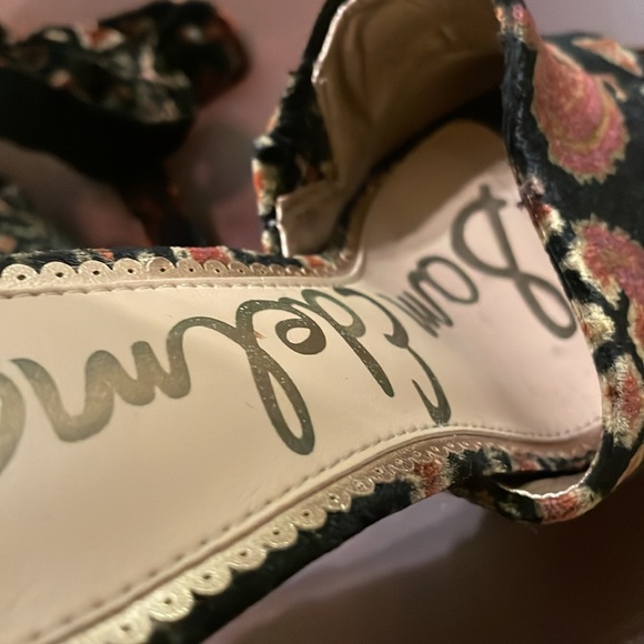 Sam Edelman Velvet Ankle Tie Heels . Great used condition . - Picture 9 of 10